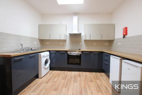 4 bedroom apartment to rent - Portswood Road, Southampton
