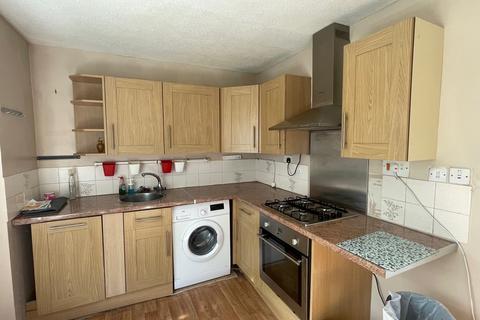 2 bedroom semi-detached house to rent, Adwalton Close, Drighlington
