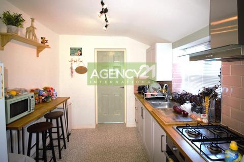 2 bedroom flat for sale, Oakfield Road, London, E6