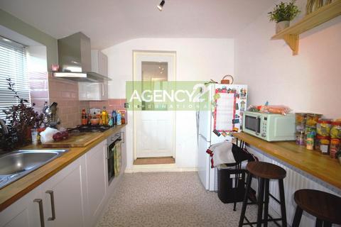 2 bedroom flat for sale, Oakfield Road, London, E6