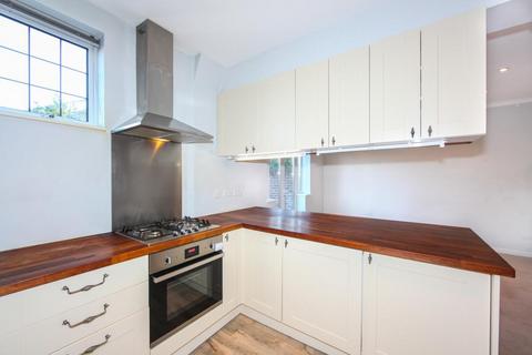 4 bedroom semi-detached house to rent, Woodfield Avenue, London, SW16