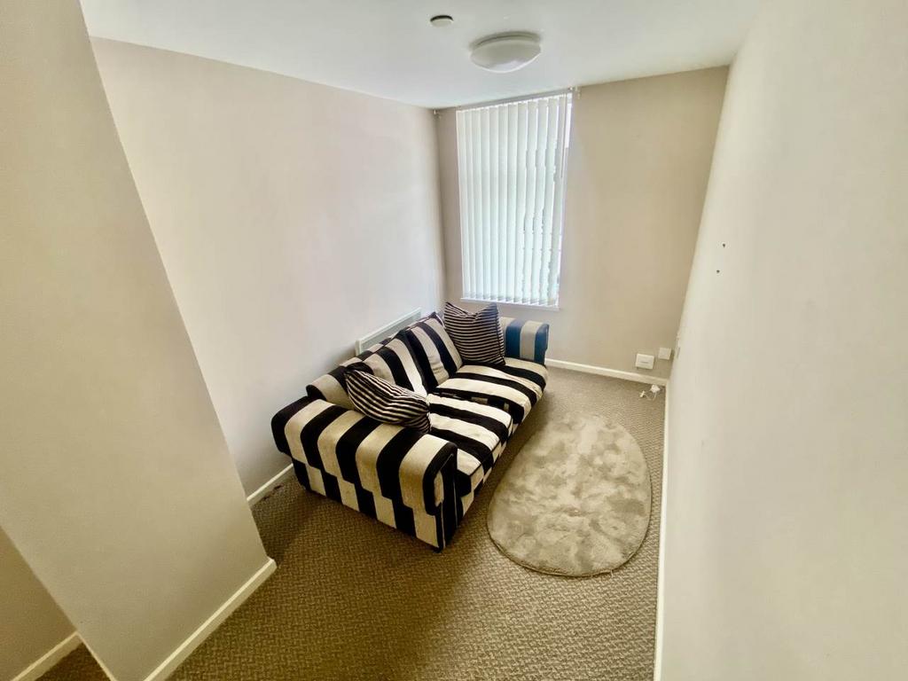 Apartment in Swansea - View 2
