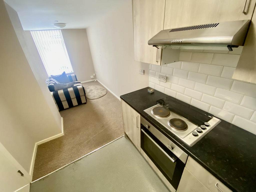 Apartment in Swansea - View 5