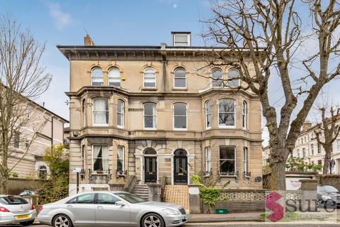 2 bedroom flat to rent, Buckingham Road, Brighton