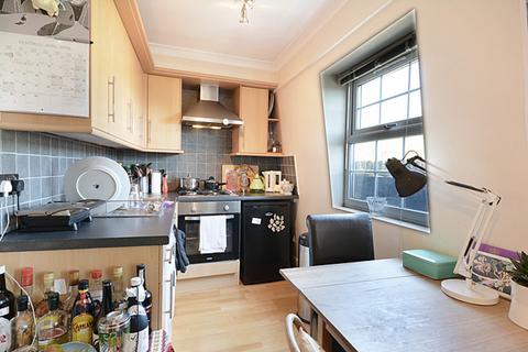 1 bedroom apartment to rent, Tower Bridge Road, London