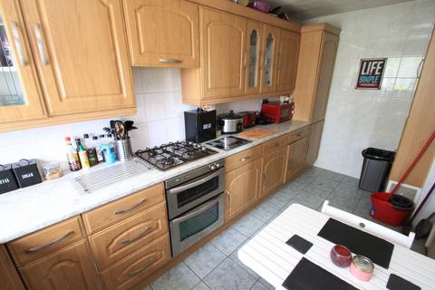 2 bedroom apartment to rent, Blackbird Road, Leicester