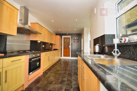 4 bedroom terraced house to rent - Montague Road, Leytonstone , London, E11