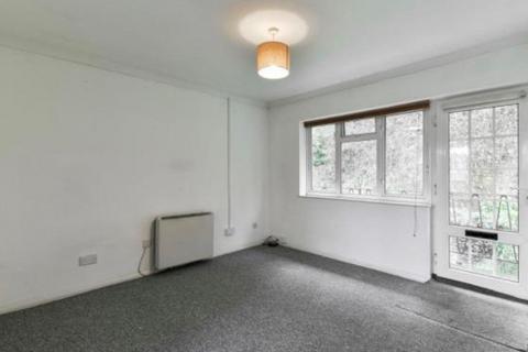 1 bedroom apartment to rent, Garlands Road, Redhill