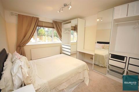 2 bedroom apartment to rent, Graywood Court, North Finchley, London, N12