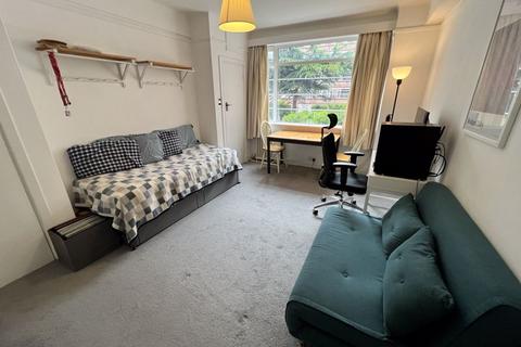 1 bedroom flat to rent, Du Cane Court Balham High Road Balham SW17 7JU