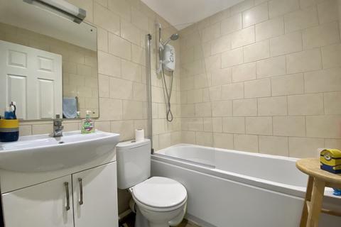 2 bedroom apartment to rent, Parkstone, Poole