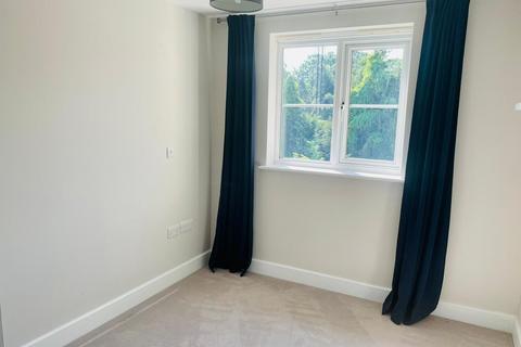 2 bedroom apartment to rent, St Monicas Road, Kingswood