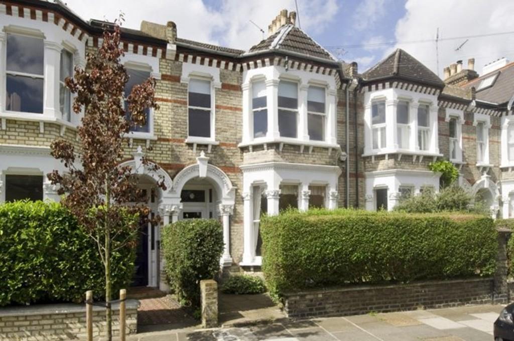 Elm Bank Gardens, Barnes 5 bed terraced house £4,995 pcm (£1,153 pw)