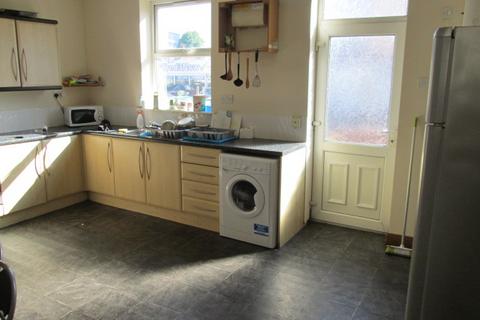 4 bedroom house share to rent, Wakefield WF1