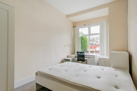 4 bedroom end of terrace house to rent, Tiverton Road, Birmingham B29