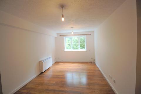 2 bedroom apartment for sale, Gisburn Way, Watford