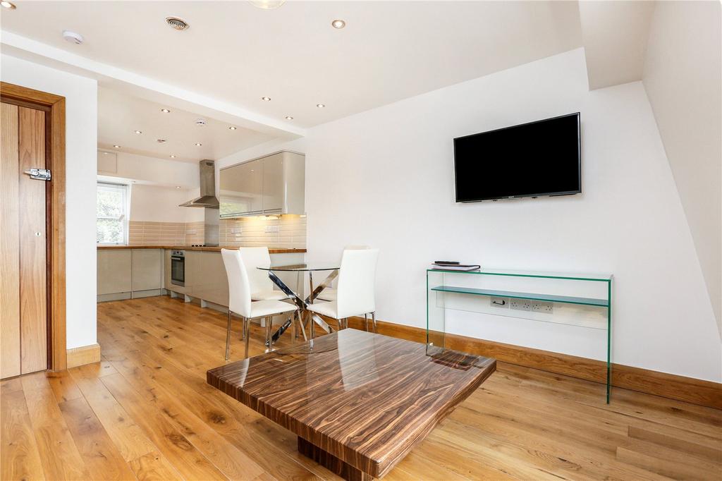 Lounge/Kitchen