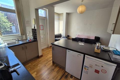 3 bedroom terraced house for sale, Beechwood Mount, Leeds