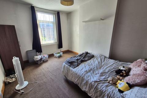 3 bedroom terraced house for sale, Beechwood Mount, Leeds