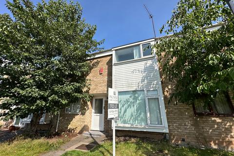 3 bedroom terraced house to rent, Gainsborough Drive, Sydenham, CV31 1RL