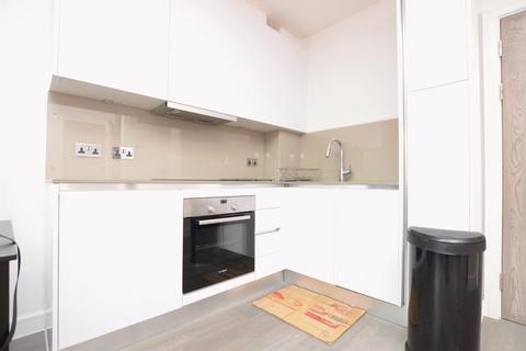 1 bedroom flat to rent, The Grove, Slough