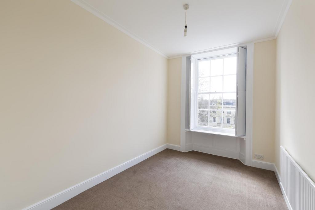 Bedroom ()