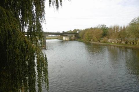 1 bedroom bungalow to rent, Bridge Place, Godmanchester,