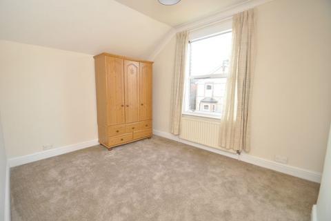 2 bedroom semi-detached house to rent, Northcote Road