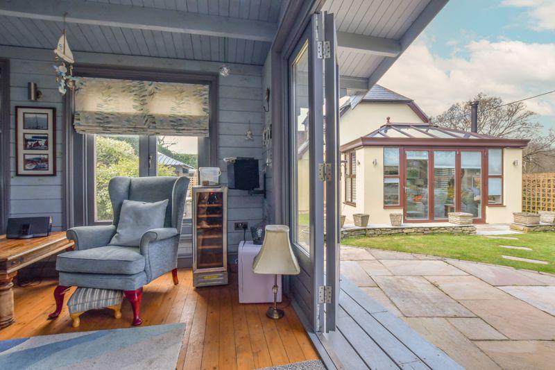 Summerhouse to...