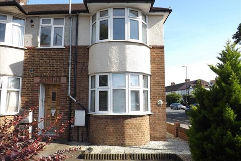 2 bedroom end of terrace house to rent, Bushey Road, Raynes Park, SW20