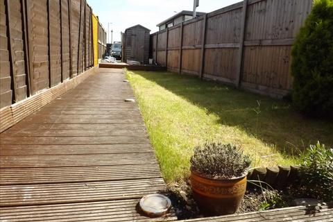 2 bedroom end of terrace house to rent, Bushey Road, Raynes Park, SW20