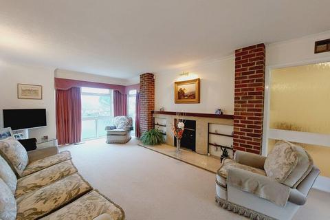 3 bedroom bungalow for sale, Badingham Drive, Fetcham KT22