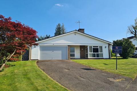 3 bedroom bungalow for sale, Badingham Drive, Fetcham KT22
