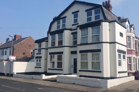 Studio to rent, Freehold Street