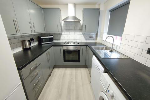 3 bedroom terraced house to rent, Wrenbury St, Kensington