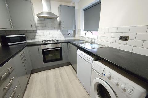 3 bedroom terraced house to rent, Wrenbury St, Kensington