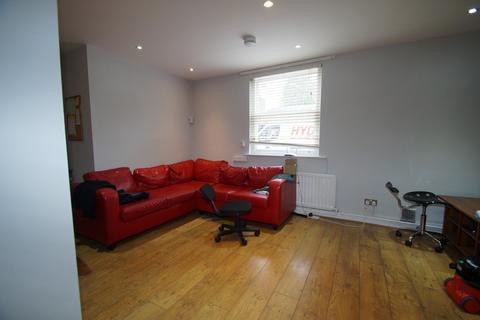 5 bedroom terraced house to rent, Church Street Head