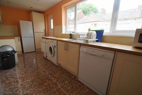 5 bedroom terraced house to rent, Flass Street, Durham