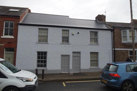 8 bedroom terraced house to rent, Church Street Head