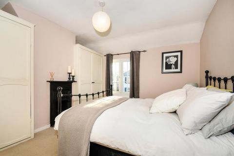 2 bedroom cottage to rent - North Street,  Winkfield,  SL4
