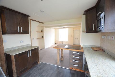 2 bedroom semi-detached house to rent, Potter street