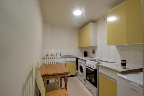 Studio to rent, 65-66 St. Helens Road, Hastings, East Sussex TN34