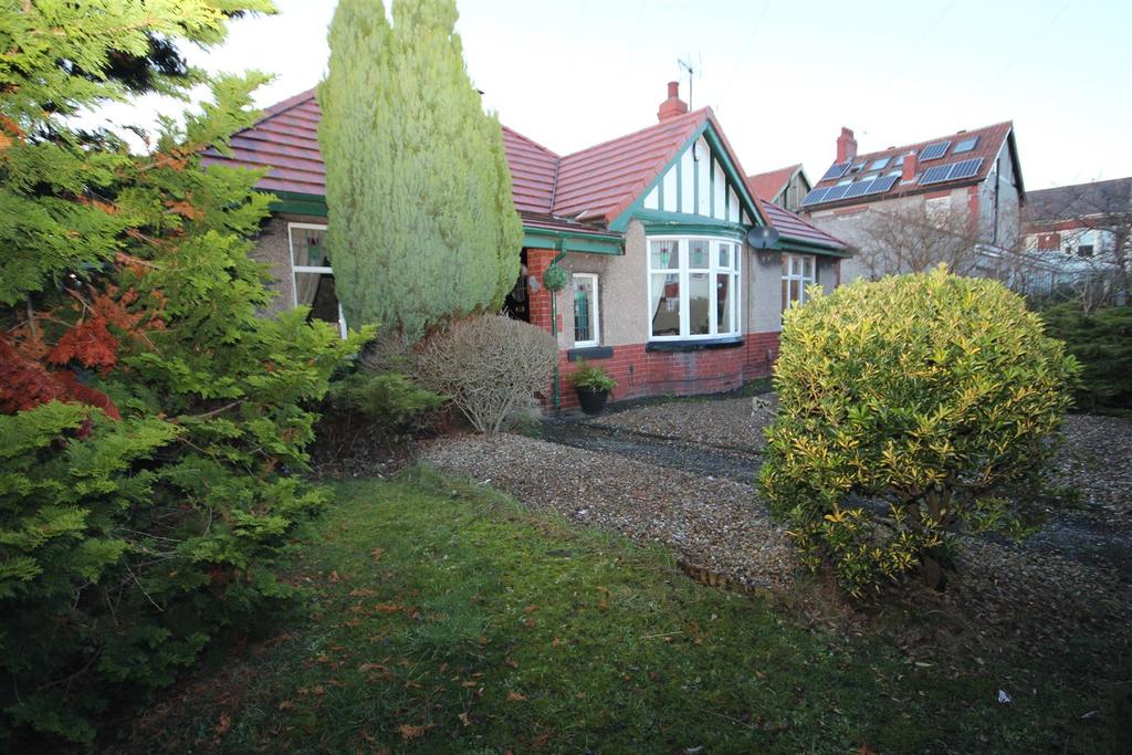 Eldon Grove, Hartlepool 3 bed detached bungalow £625 pcm (£144 pw)