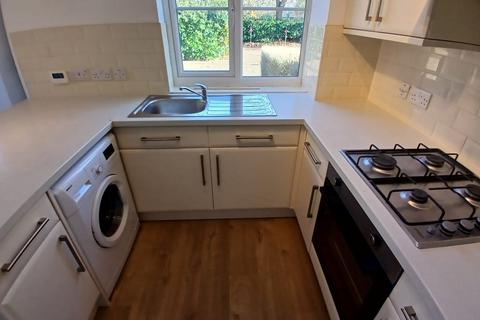 1 bedroom semi-detached house to rent, Keats Avenue, Redhill