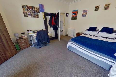 5 bedroom house to rent - St Michaels Crescent, Headingley