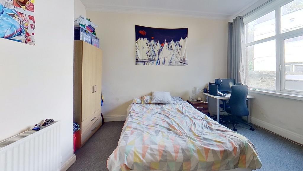 St-michaels-crescent-bedroom-1.jpg