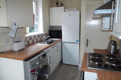 4 bedroom terraced house to rent, Warwards Lane, Selly Oak, Birmingham, B29 7RA