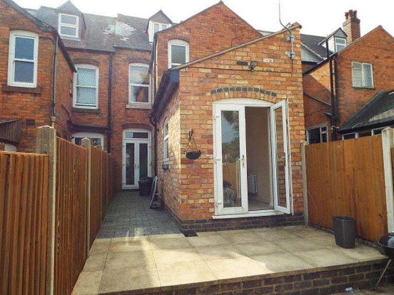 Bournville Lane, Stirchley, Birmingham, B30 2LN 4 bed terraced house to