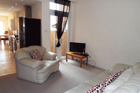 4 bedroom terraced house to rent - Bournville Lane, Stirchley, Birmingham, B30 2LN