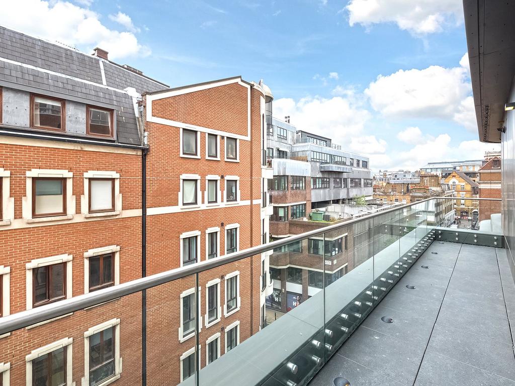 Stirling Court